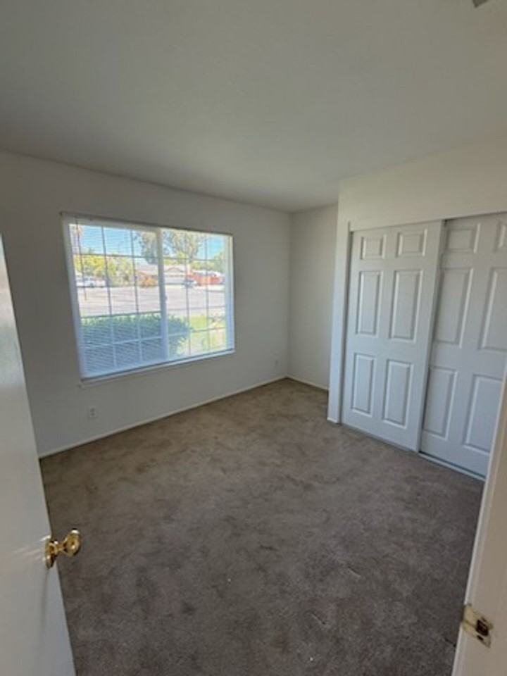 230 Turnstone Dr - Photo 6 of 10
