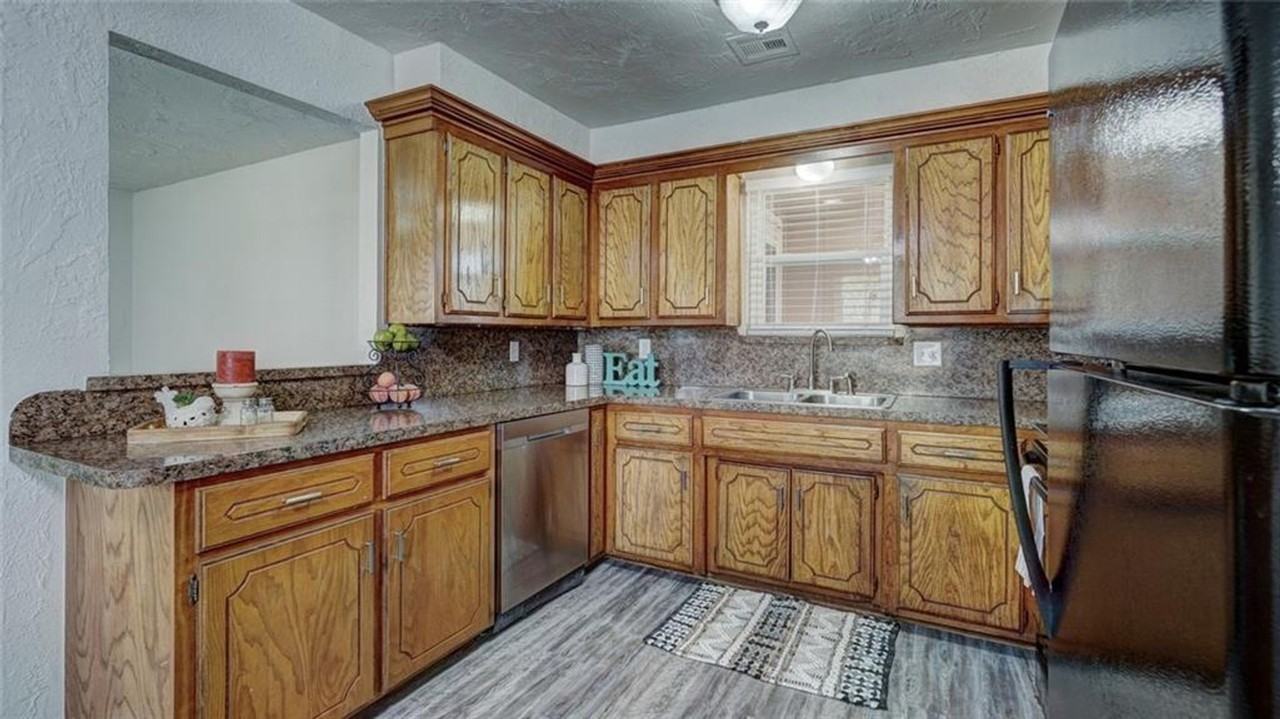 1116 Saint George Ave - Photo 4 of 20
