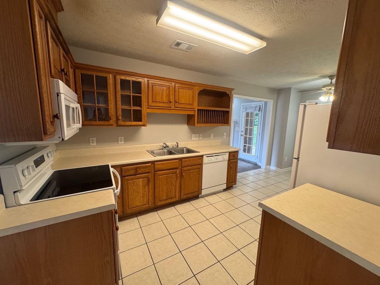 7002 Oak Side Ct - Photo 6 of 44