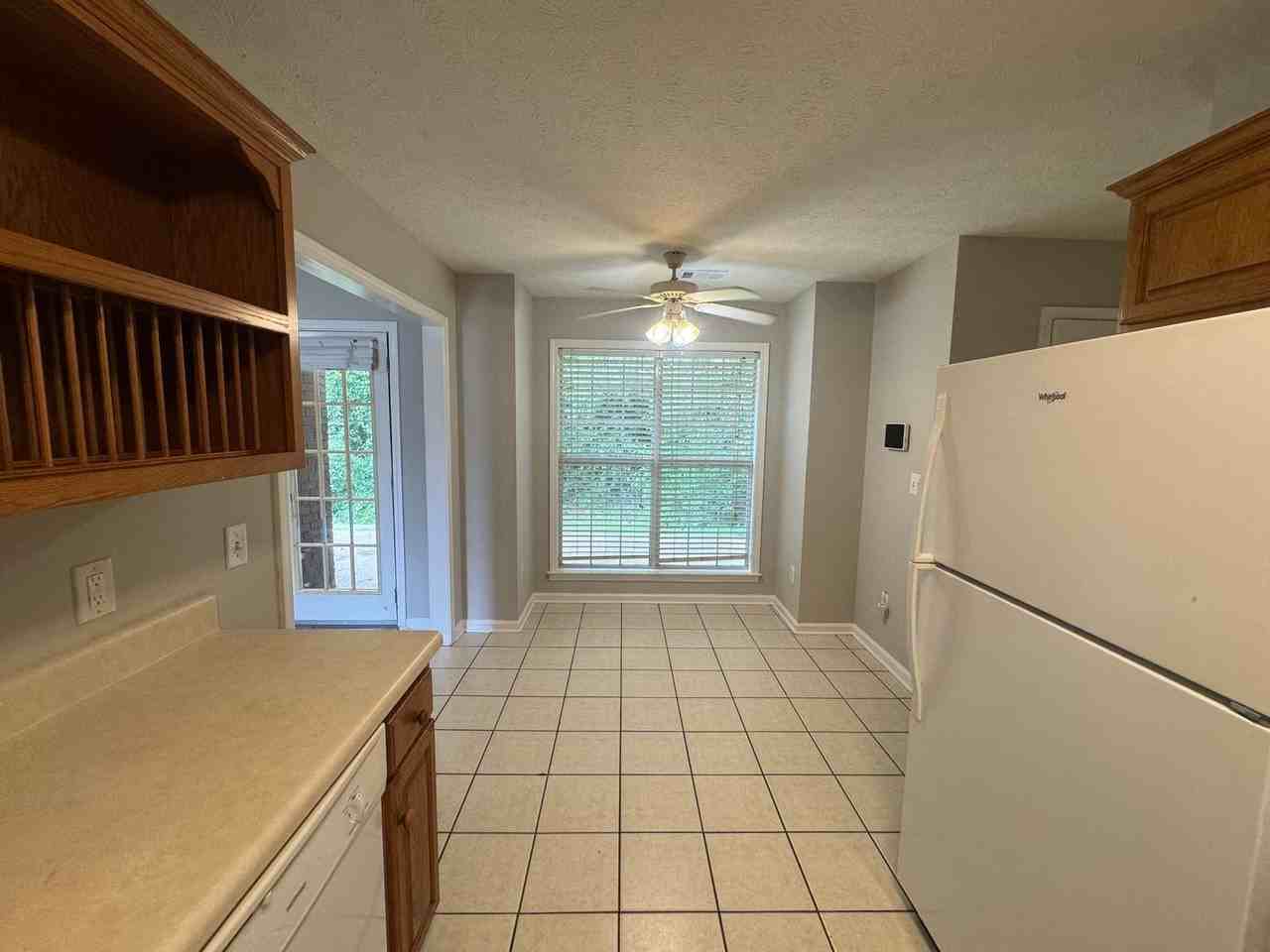 7002 Oak Side Ct - Photo 7 of 44