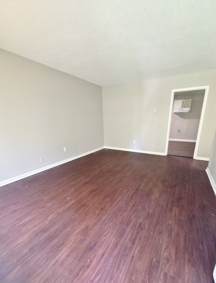 447 Delta Rd - Photo 3 of 16