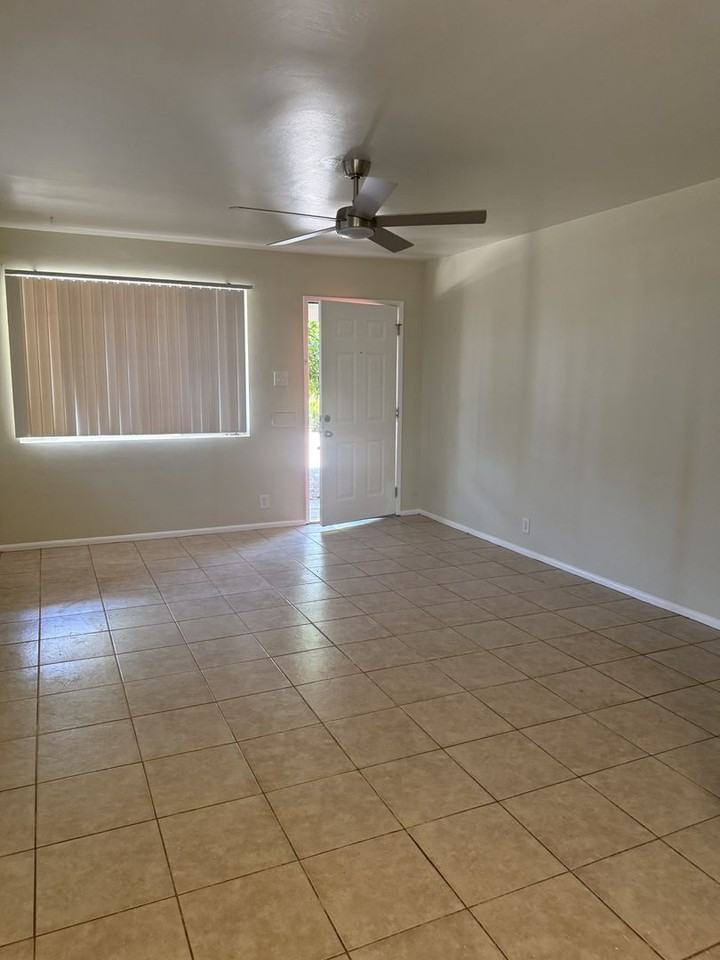 2718 E Glenrosa Ave #1 - Photo 5 of 6