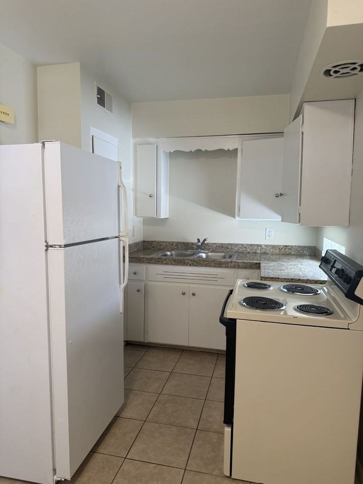 2718 E Glenrosa Ave #1 - Photo 6 of 6