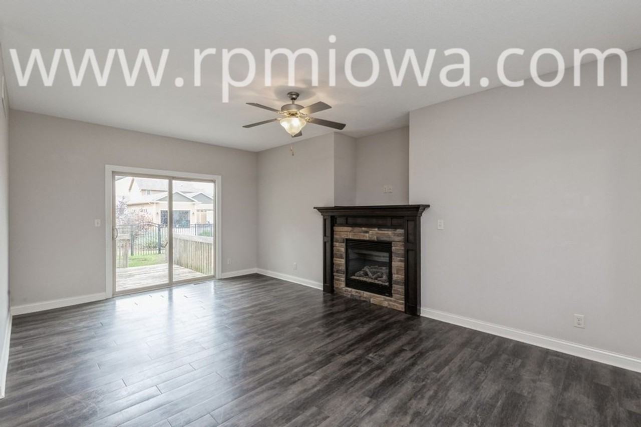 1907 Sw Vintage Pkwy - Photo 2 of 17