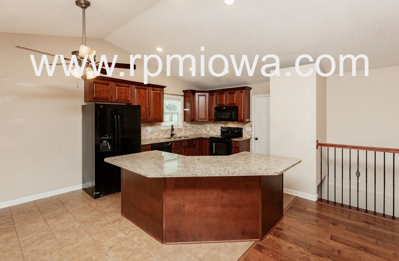3108 Nw 19th St - Photo 7 of 35