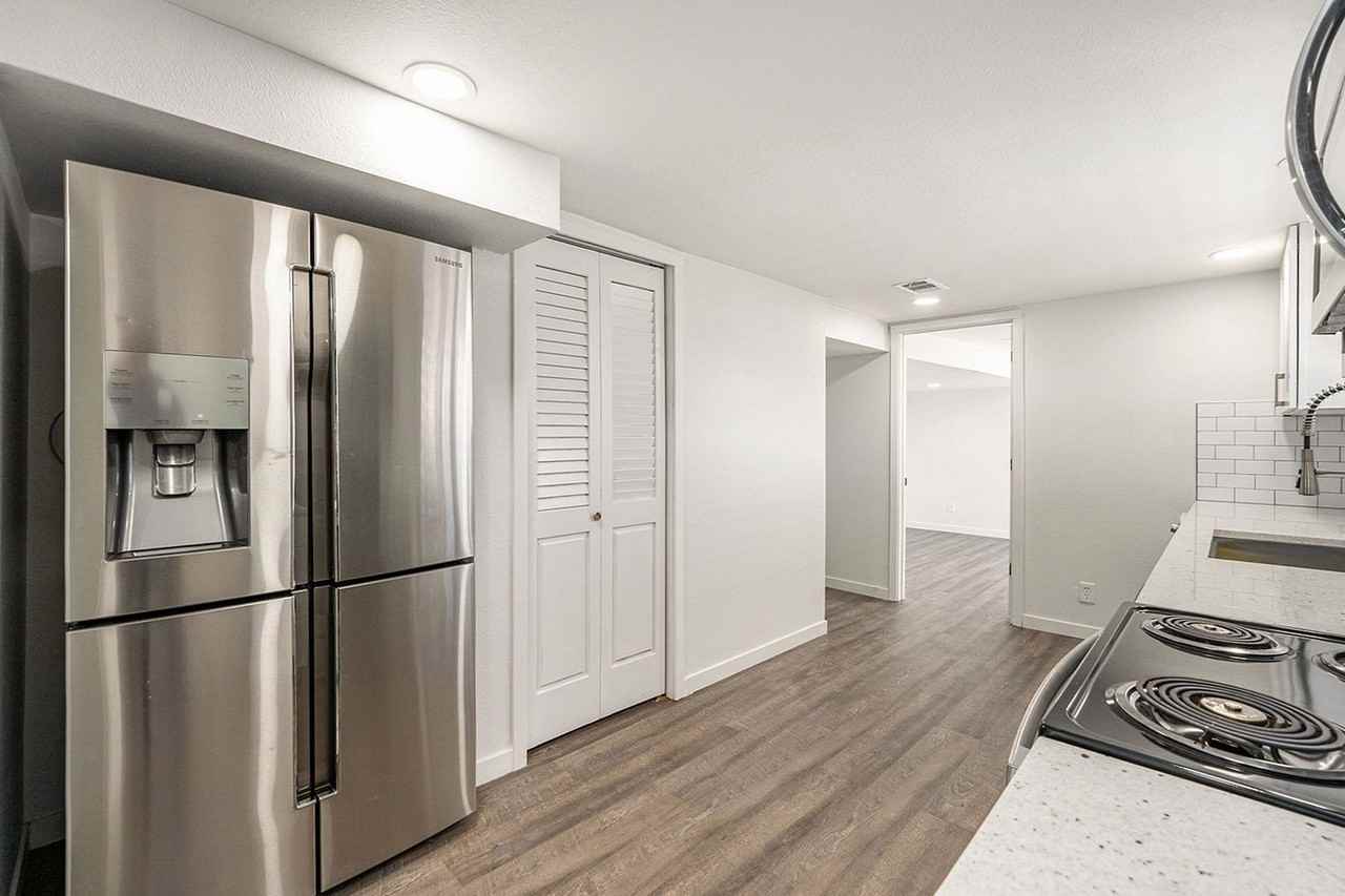 4728 Estes St #B - Photo 3 of 20