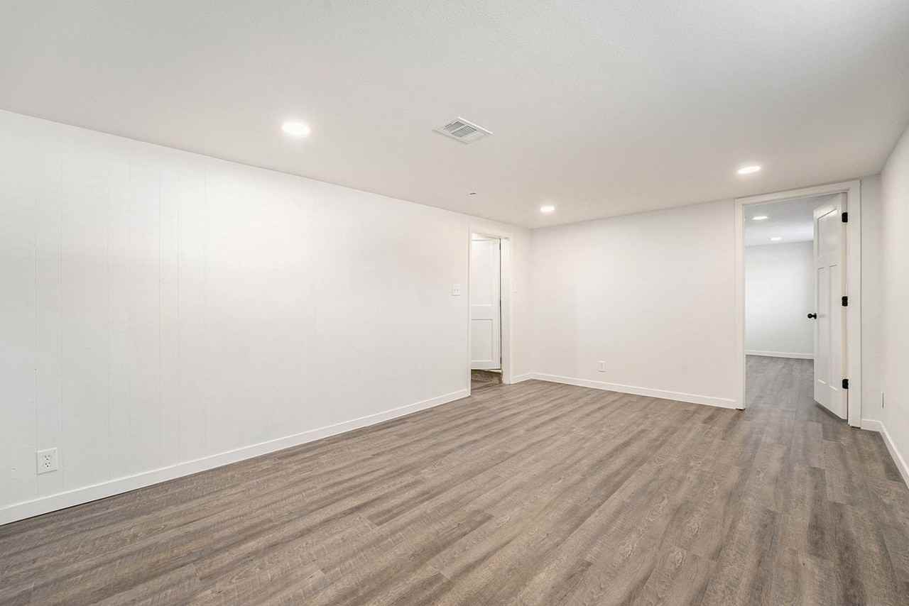 4728 Estes St #B - Photo 6 of 20