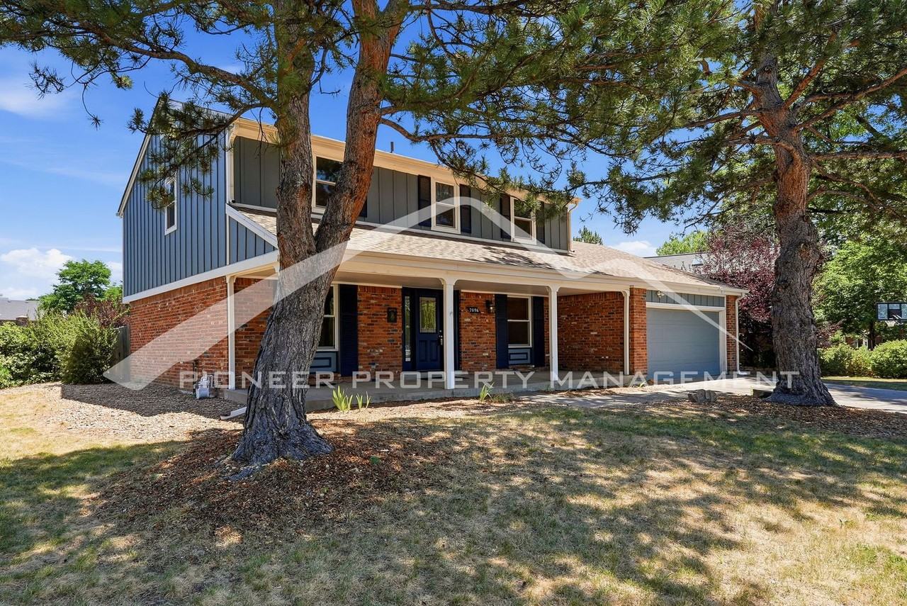 2896 S Paris St - Photo 2 of 32