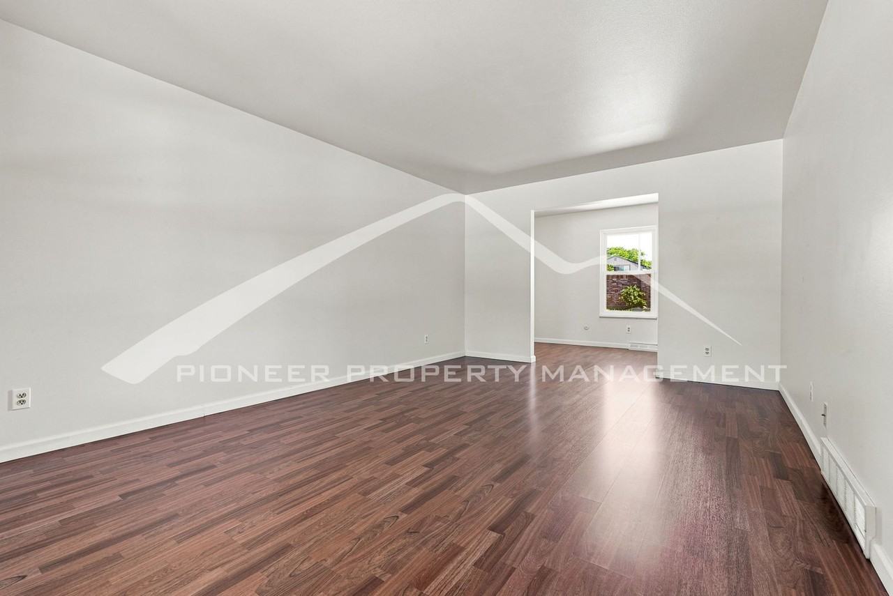 2896 S Paris St - Photo 4 of 32