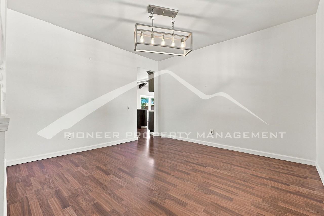 2896 S Paris St - Photo 6 of 32