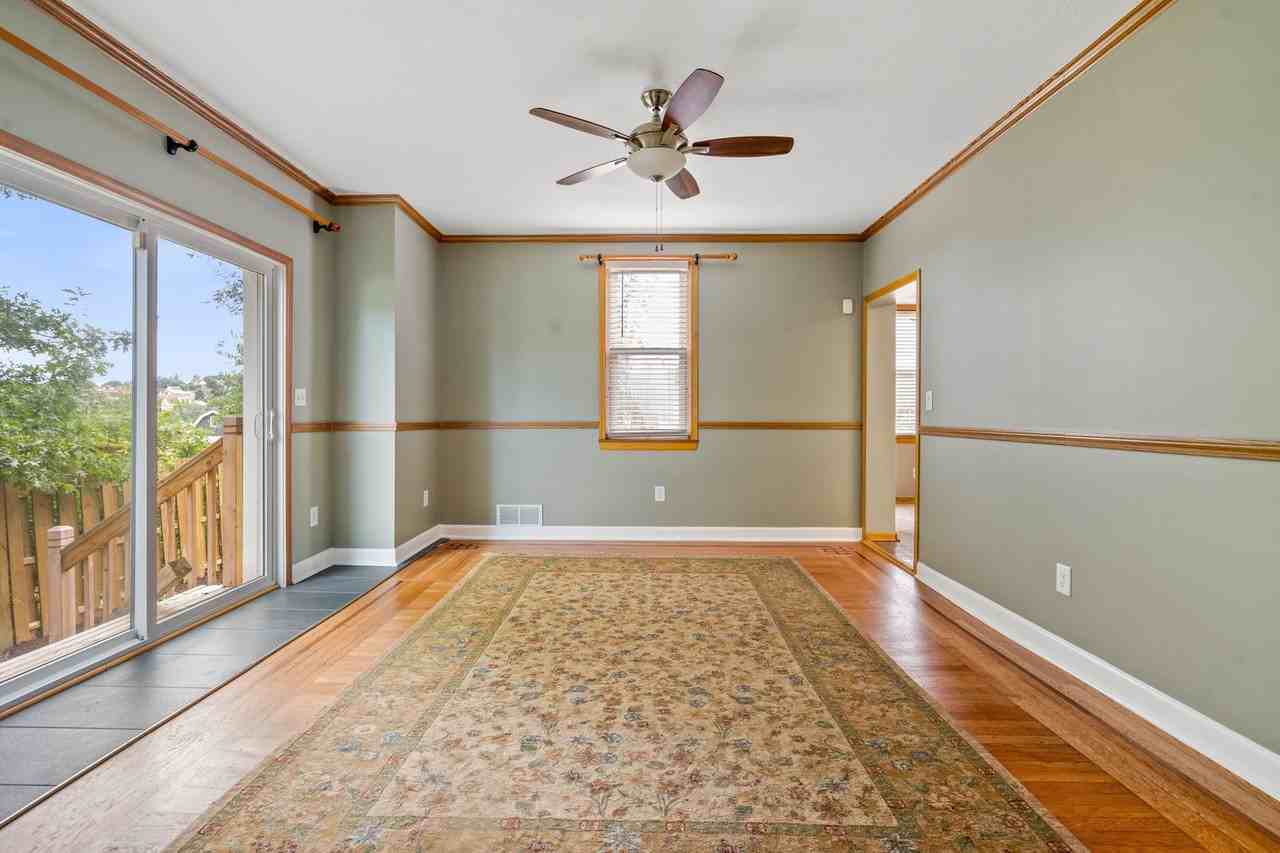 638 Margaret St - Photo 7 of 25
