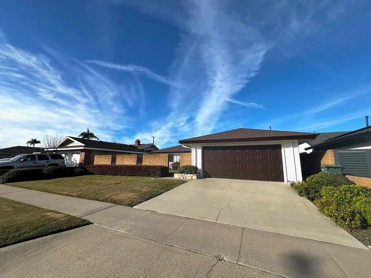 18371 Tamarind St - Photo 2 of 37