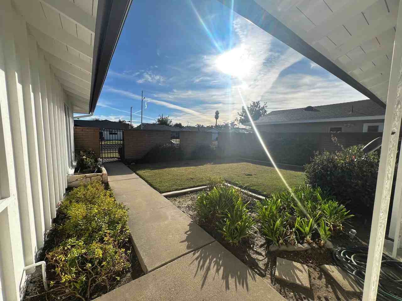 18371 Tamarind St - Photo 5 of 37