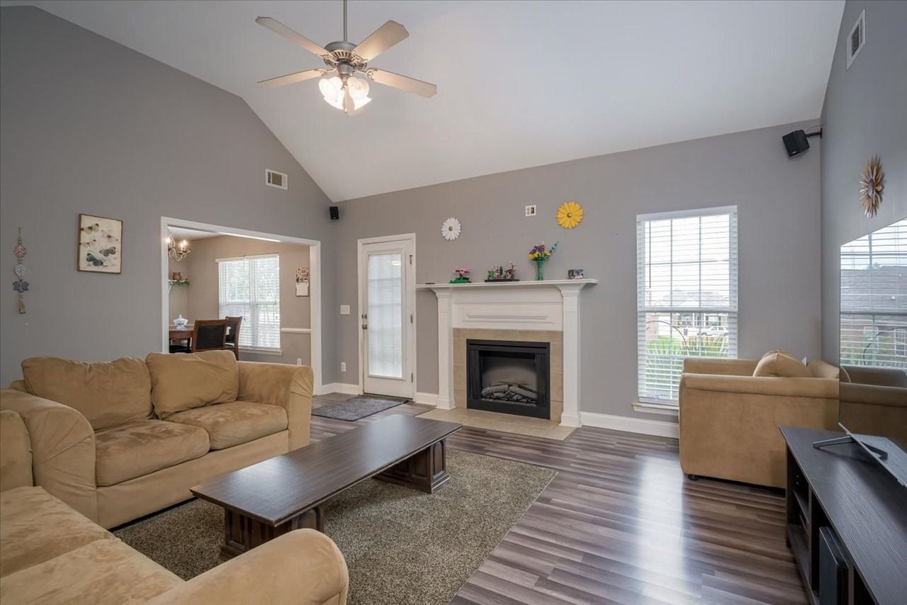 4516 Logans Way - Photo 6 of 28