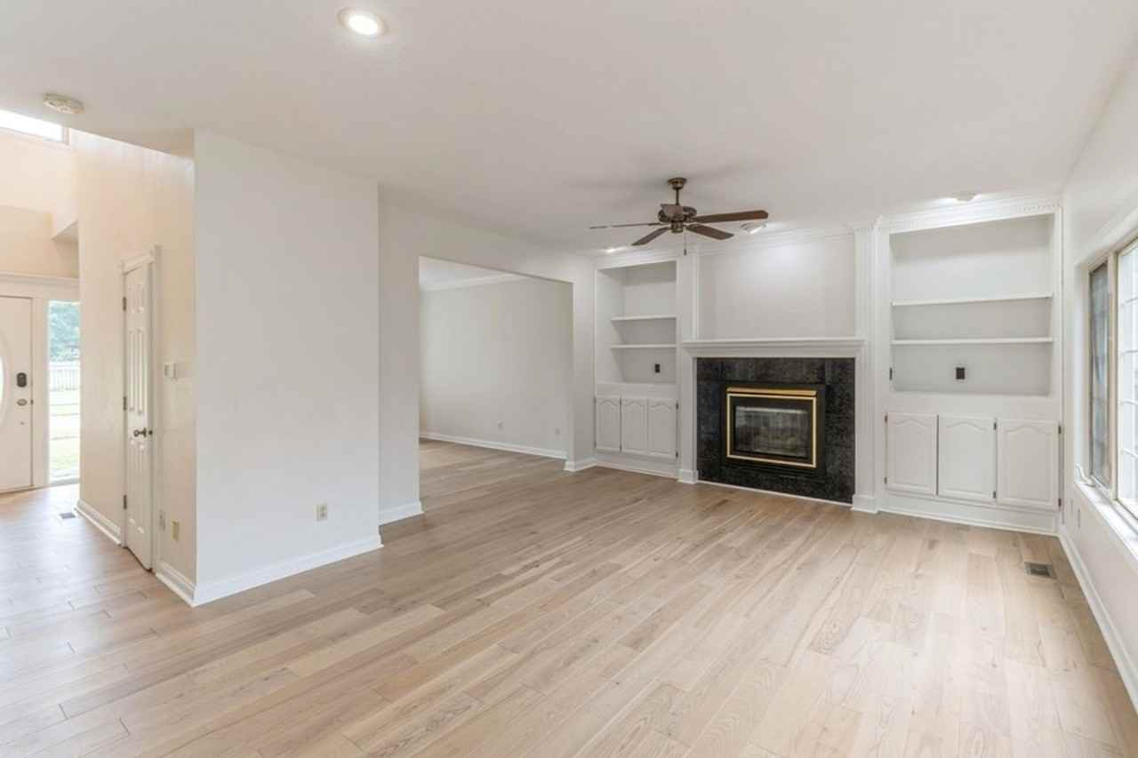 13585 Summit Dr - Photo 4 of 32