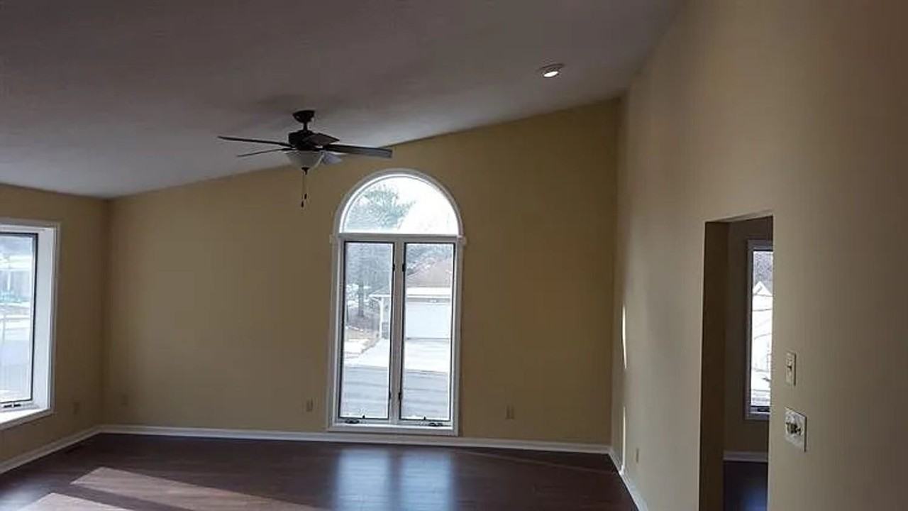 501 Dustin Dr - Photo 3 of 17
