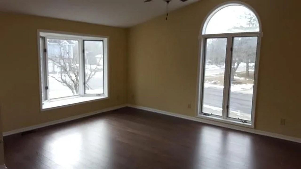 501 Dustin Dr - Photo 4 of 17