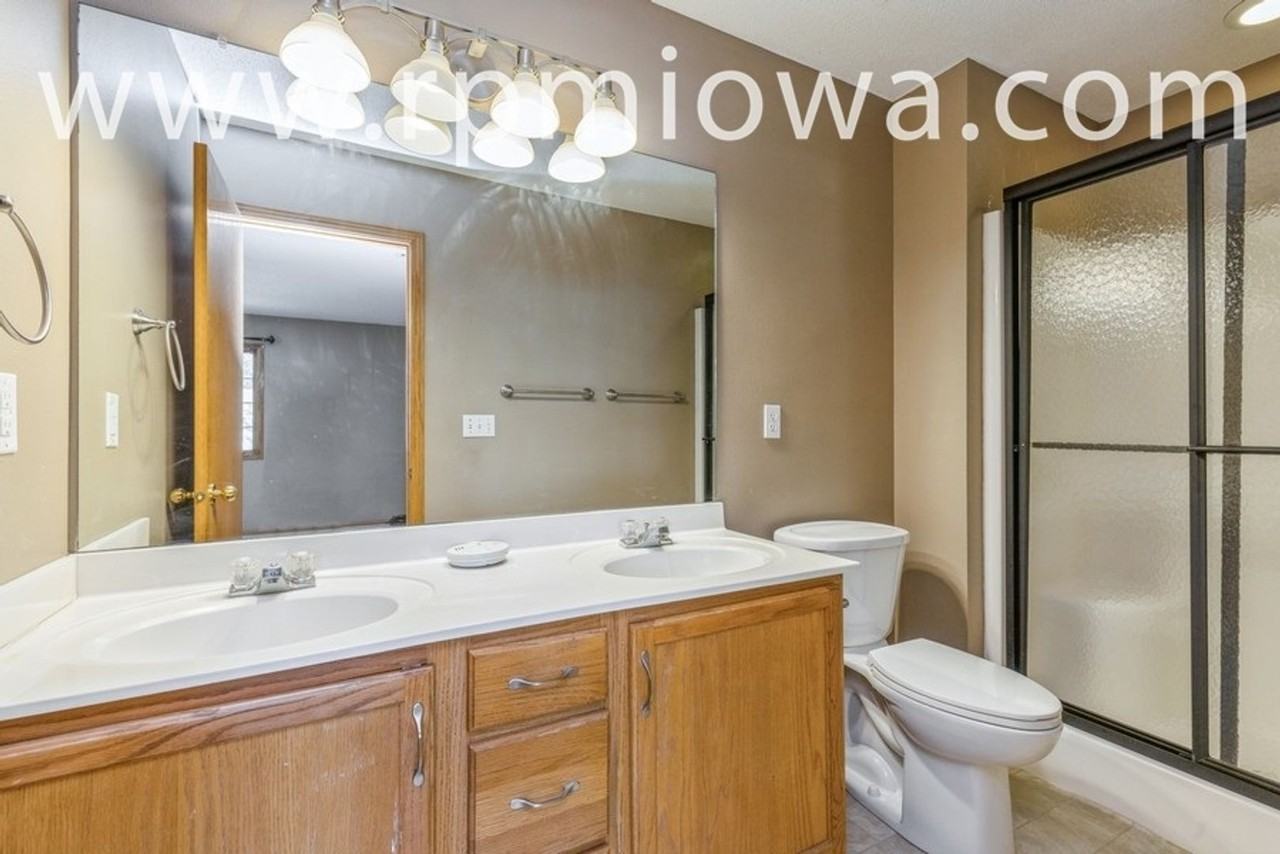 825 76th St - Photo 7 of 16