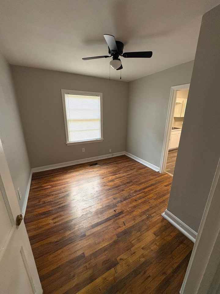 1713 Gillespie Ave - Photo 5 of 9