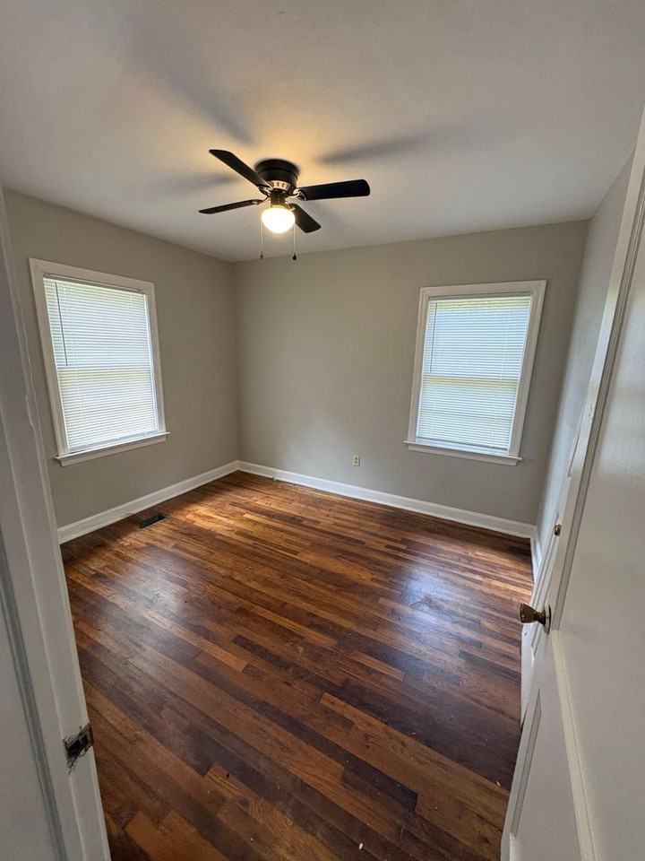 1713 Gillespie Ave - Photo 6 of 9