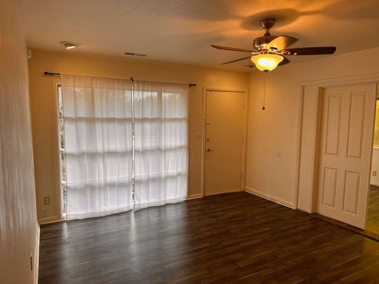 8003 N Wabash Ave - Photo 3 of 17