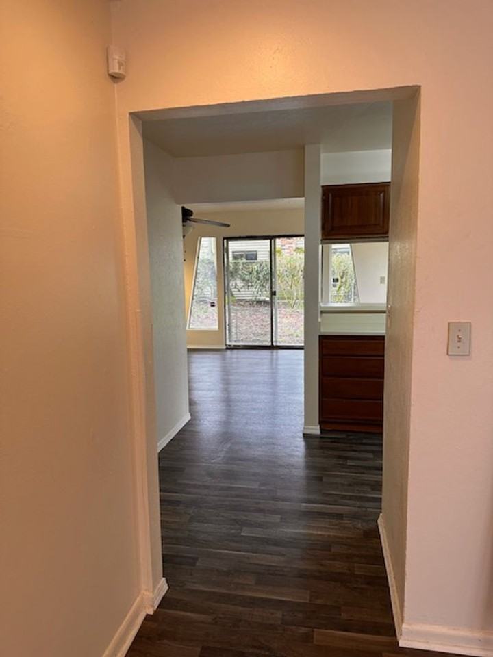 8003 N Wabash Ave - Photo 4 of 17