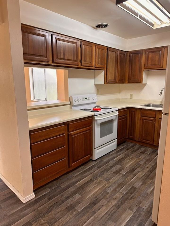 8003 N Wabash Ave - Photo 5 of 17