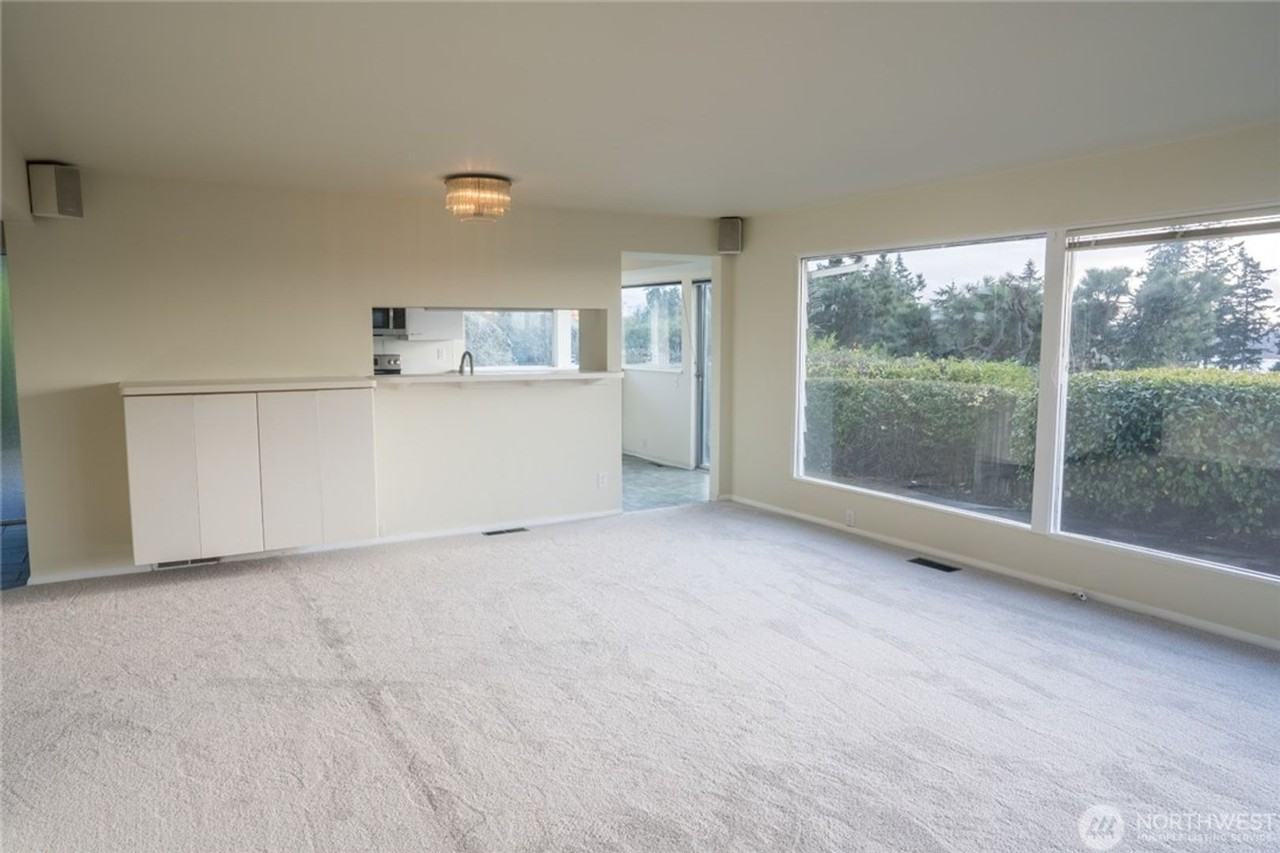 909 95th Ave Ne - Photo 5 of 19
