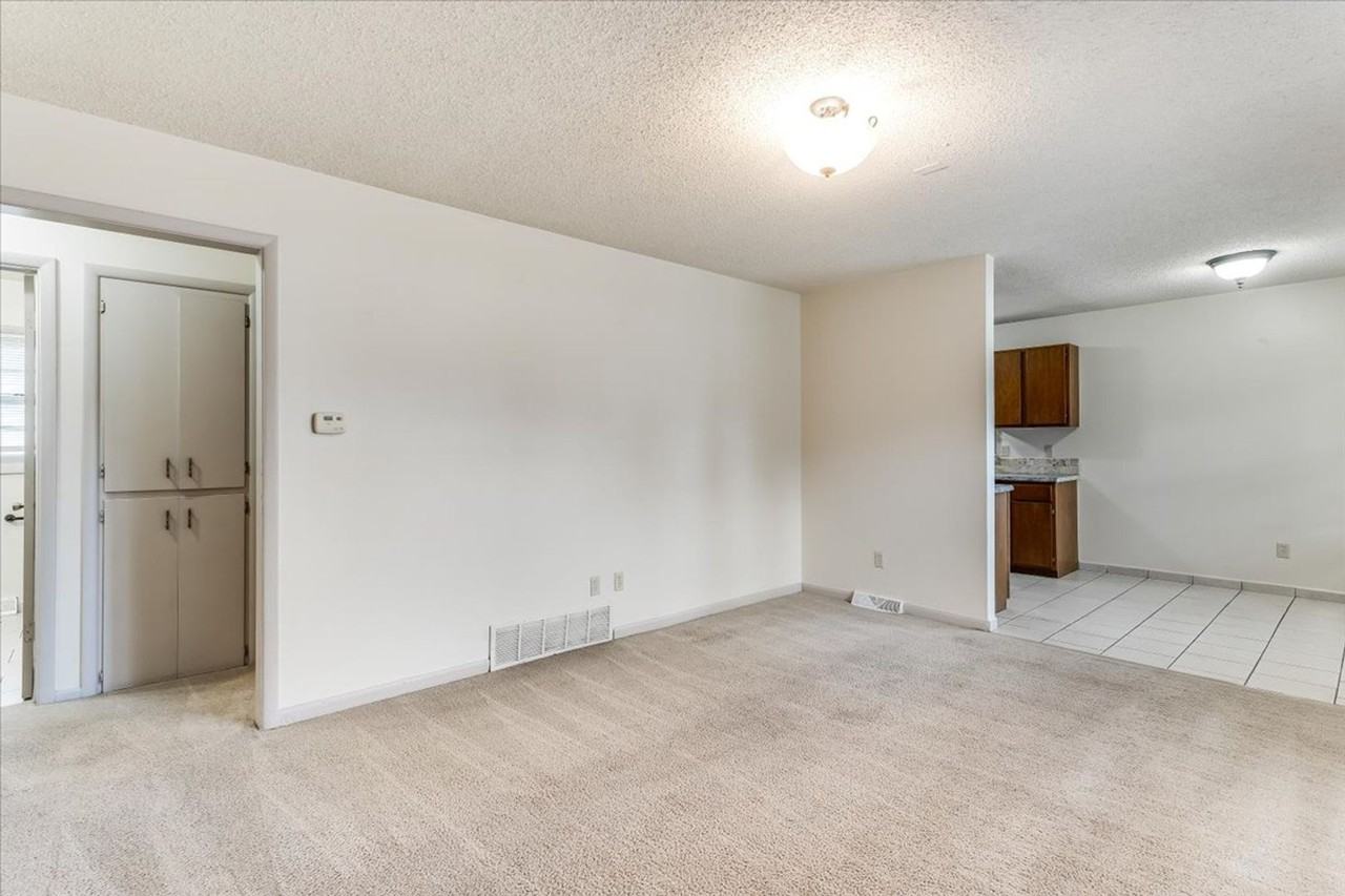 554 S Circle Dr - Photo 4 of 15