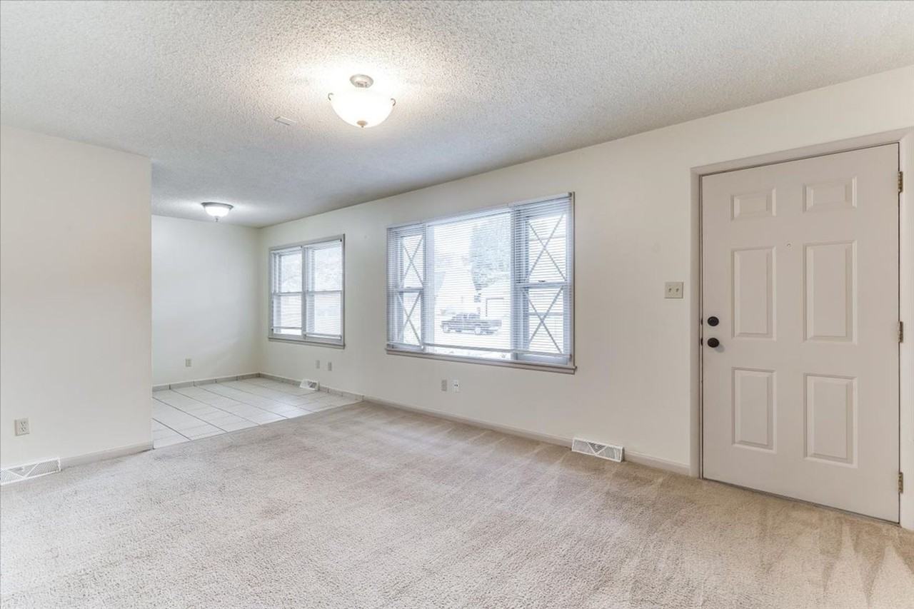 554 S Circle Dr - Photo 5 of 15