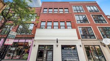 featured image of 1015 W Lake St