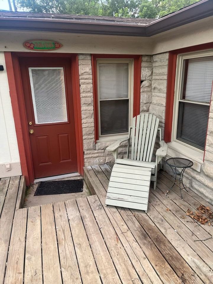 1630 E 109th St - Photo 5 of 46