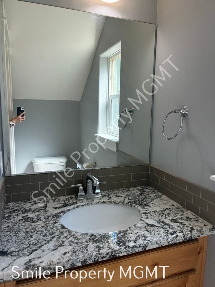 19416 Se River Rd - Photo 5 of 19