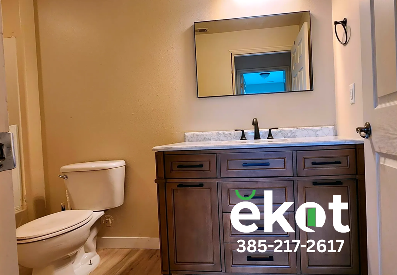 1361 W 50 N - Photo 5 of 13