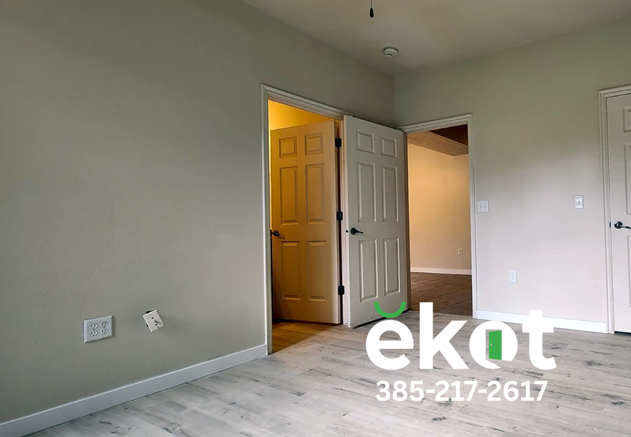 1361 W 50 N - Photo 6 of 13