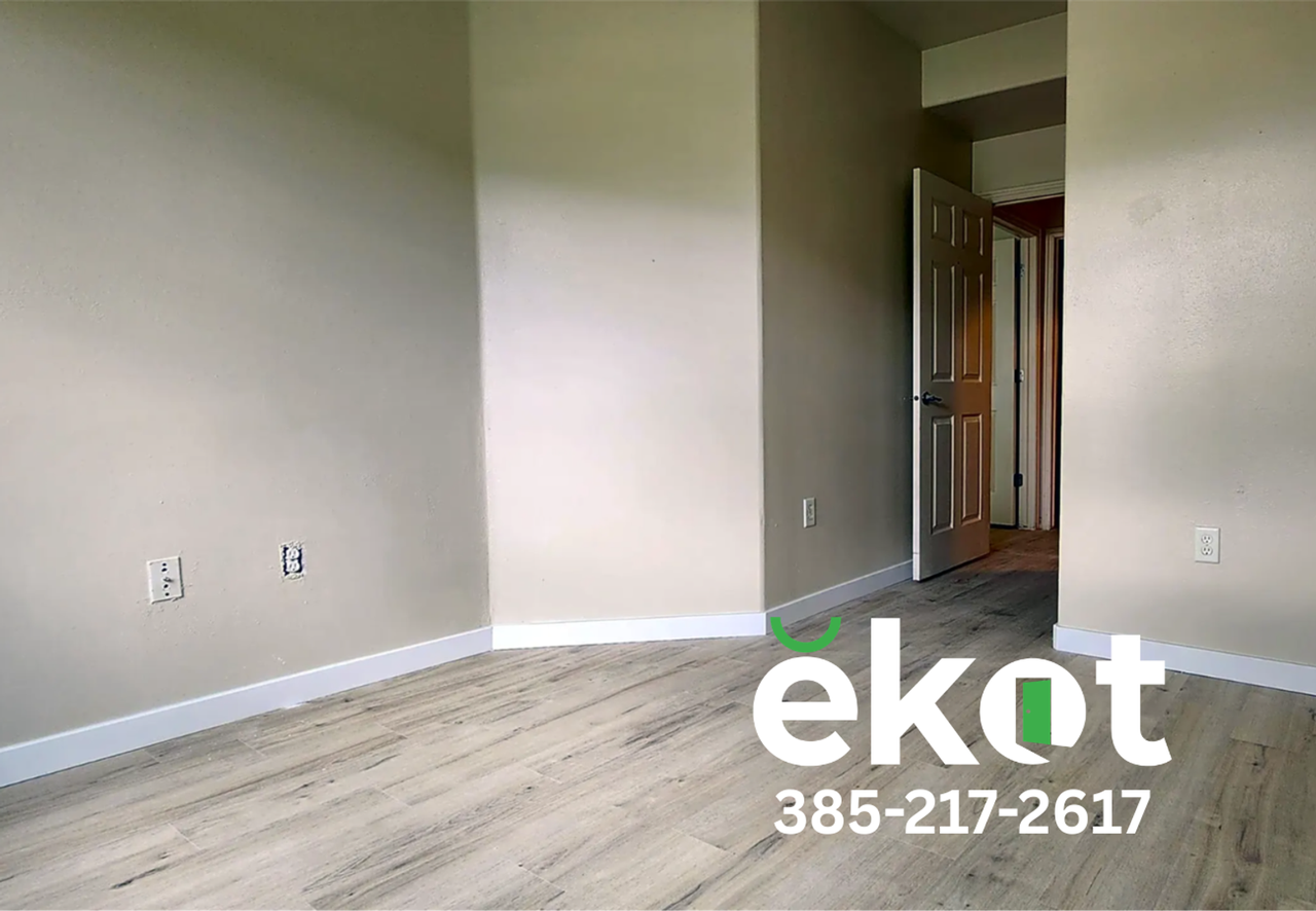 1361 W 50 N - Photo 7 of 13