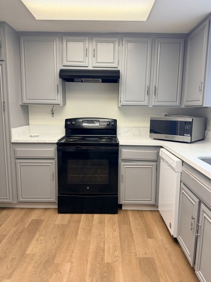 812 Plaza Flora - Photo 2 of 17