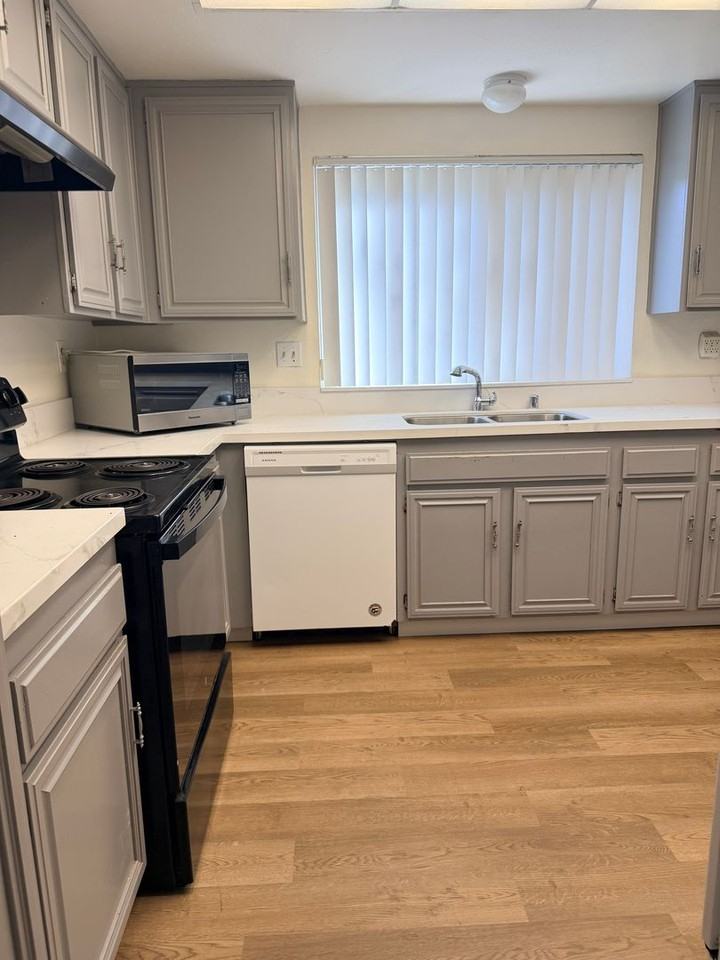 812 Plaza Flora - Photo 5 of 17