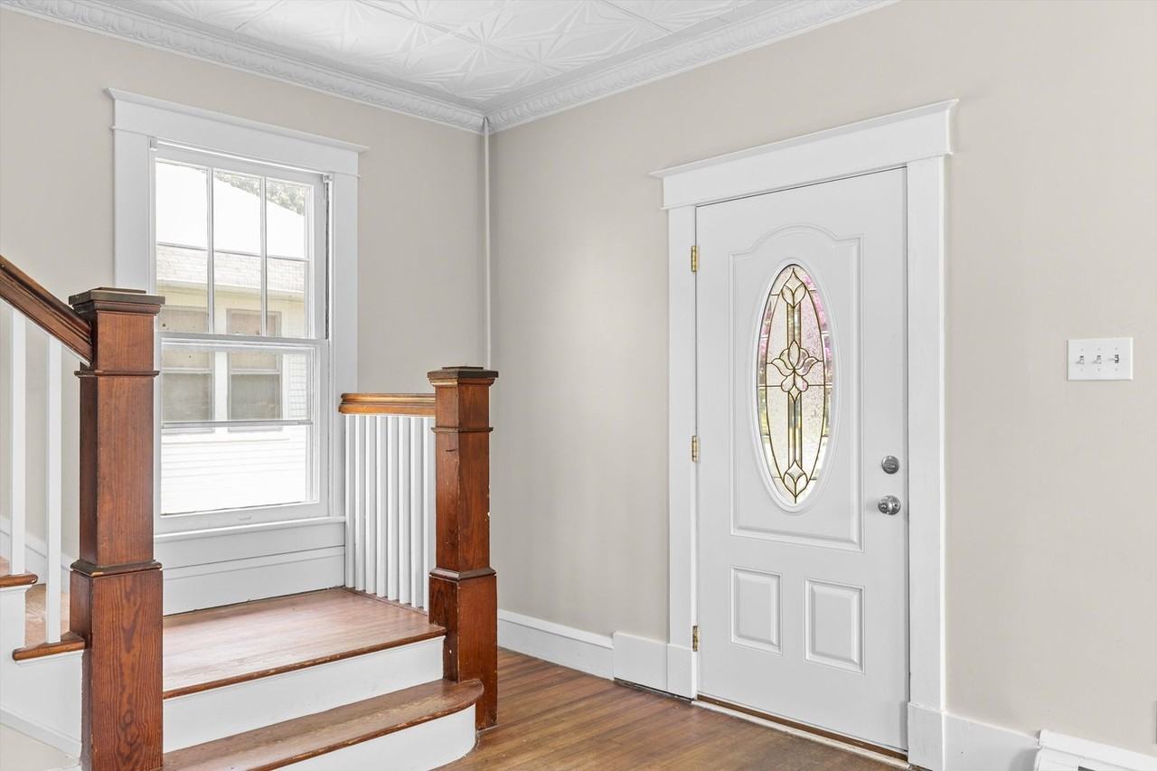 149 Beach Rd - Photo 6 of 36
