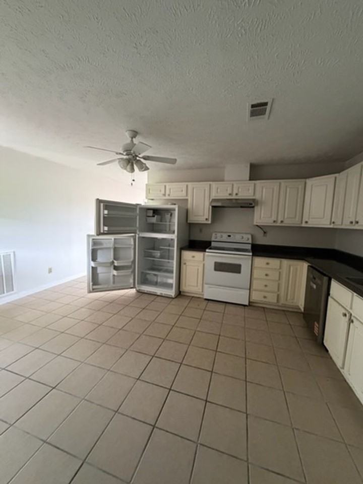 10556 Highway 363 - Photo 4 of 6