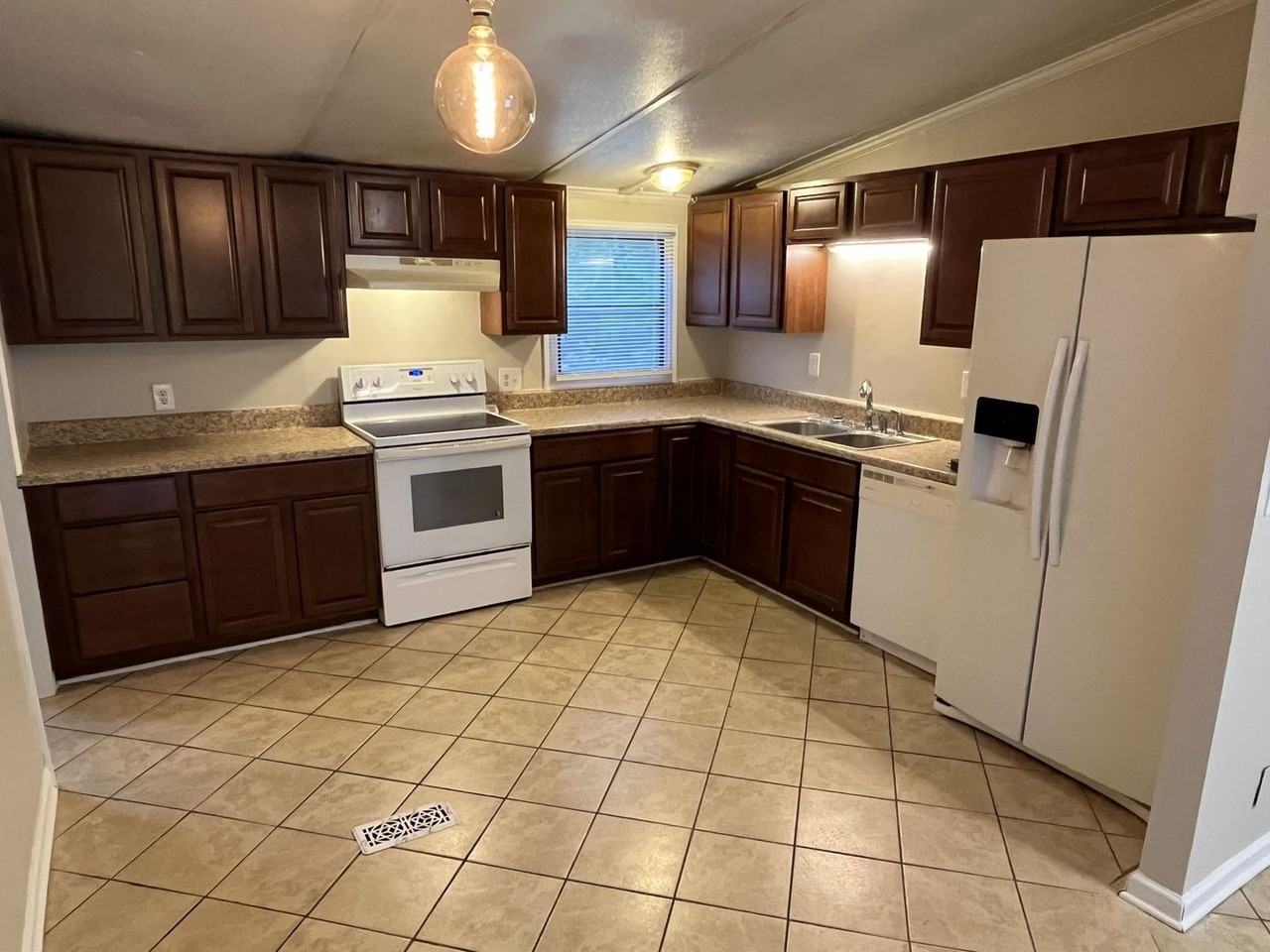 15420 Sharpe Rd - Photo 5 of 22