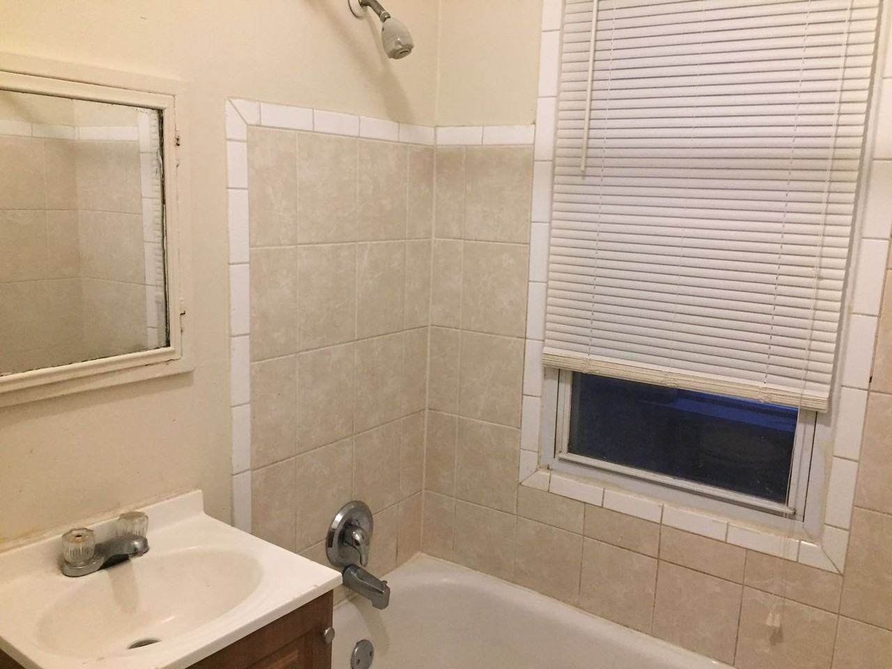 816 W. Greenfield Ave. - 19 Unit - Photo 2 of 4