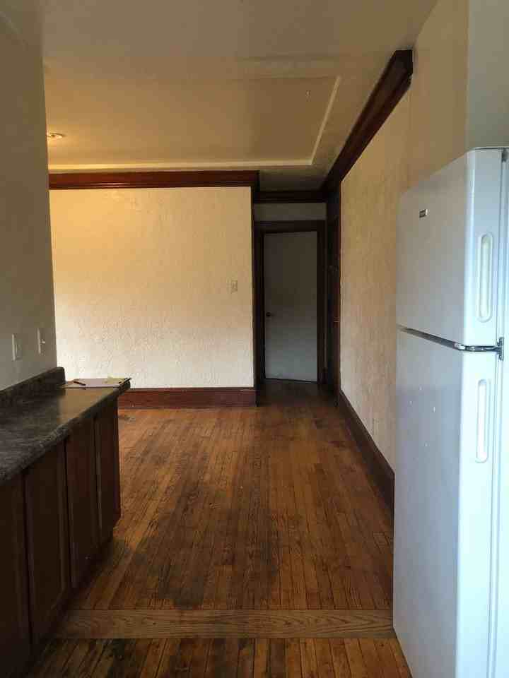 816 W. Greenfield Ave. - 19 Unit - Photo 3 of 4
