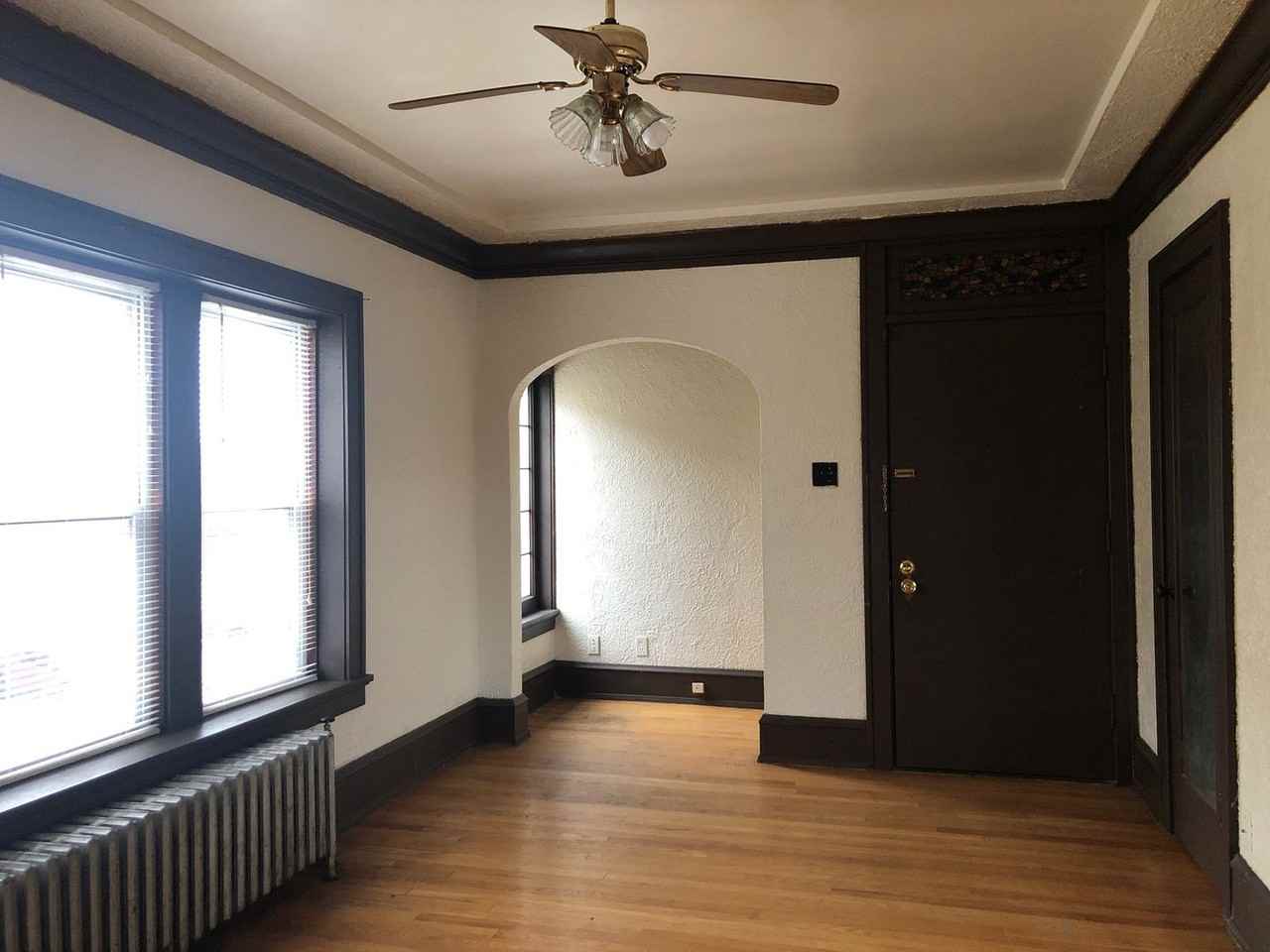 816 W. Greenfield Ave. - 19 Unit - Photo 4 of 4