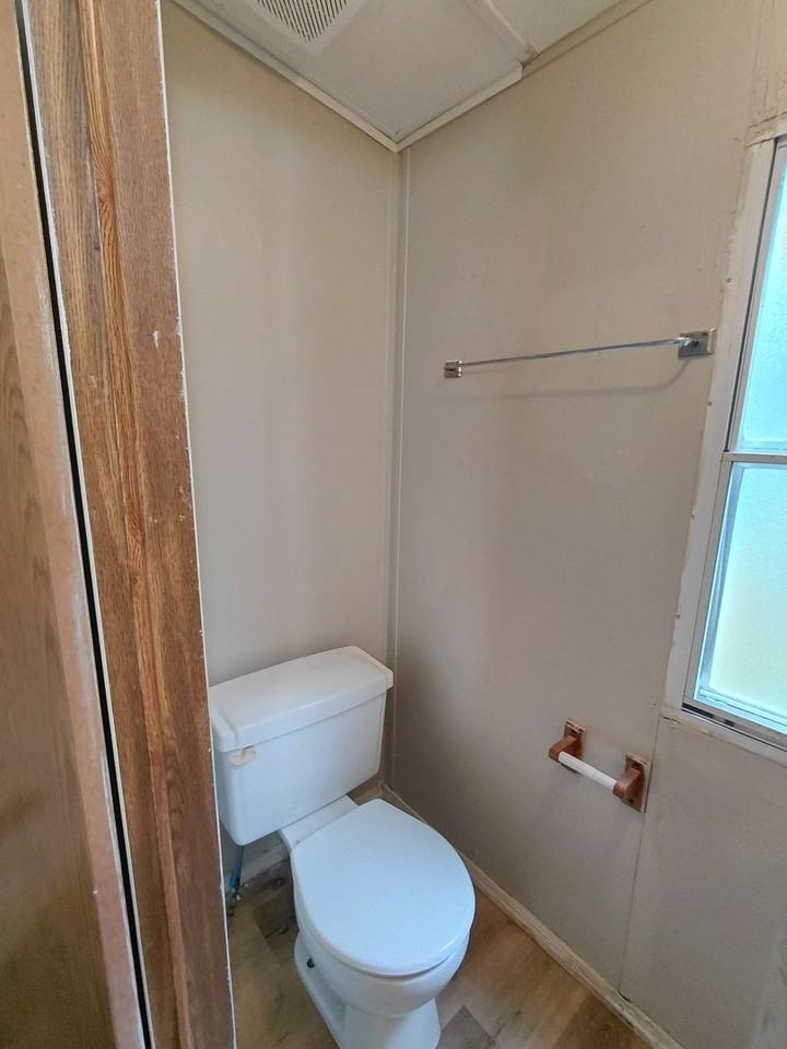 20899 Hampton Dr - Photo 5 of 14