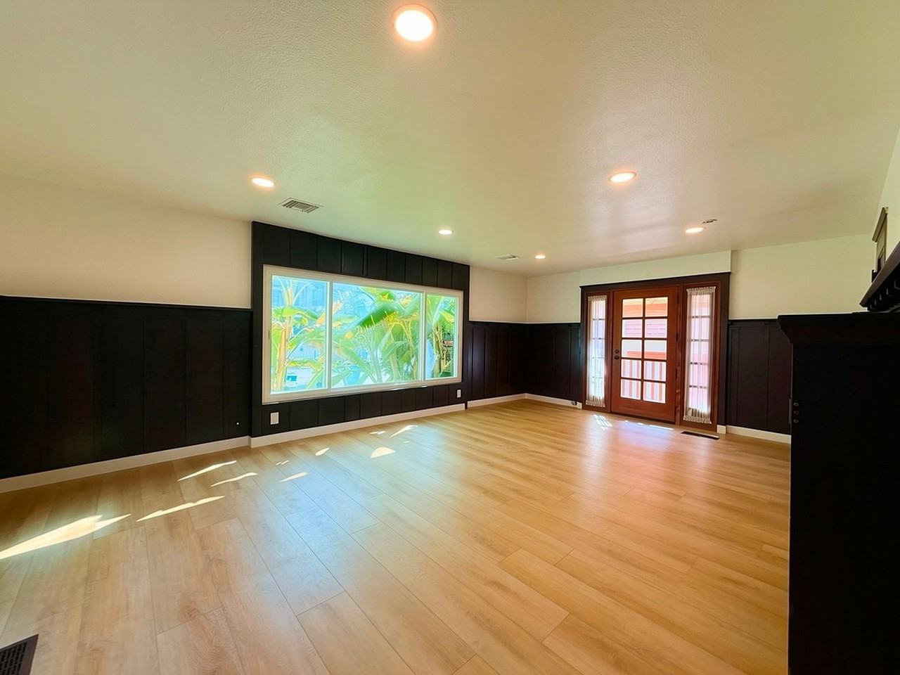 4546 Muir Ave - Photo 3 of 6