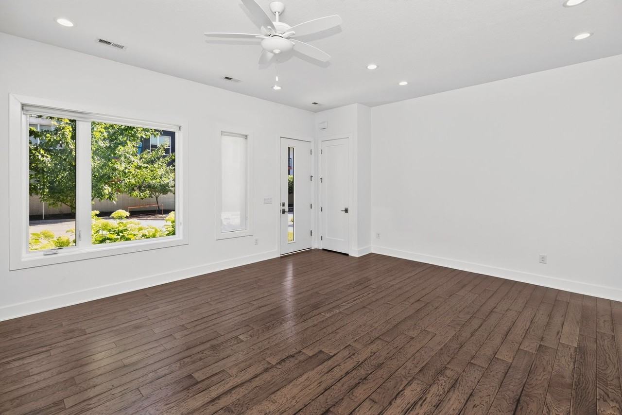 244 E Center St - Photo 6 of 36