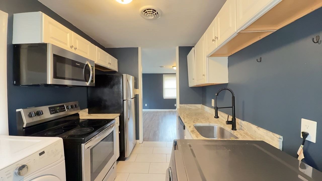 1308 Elder Ave - Photo 2 of 11