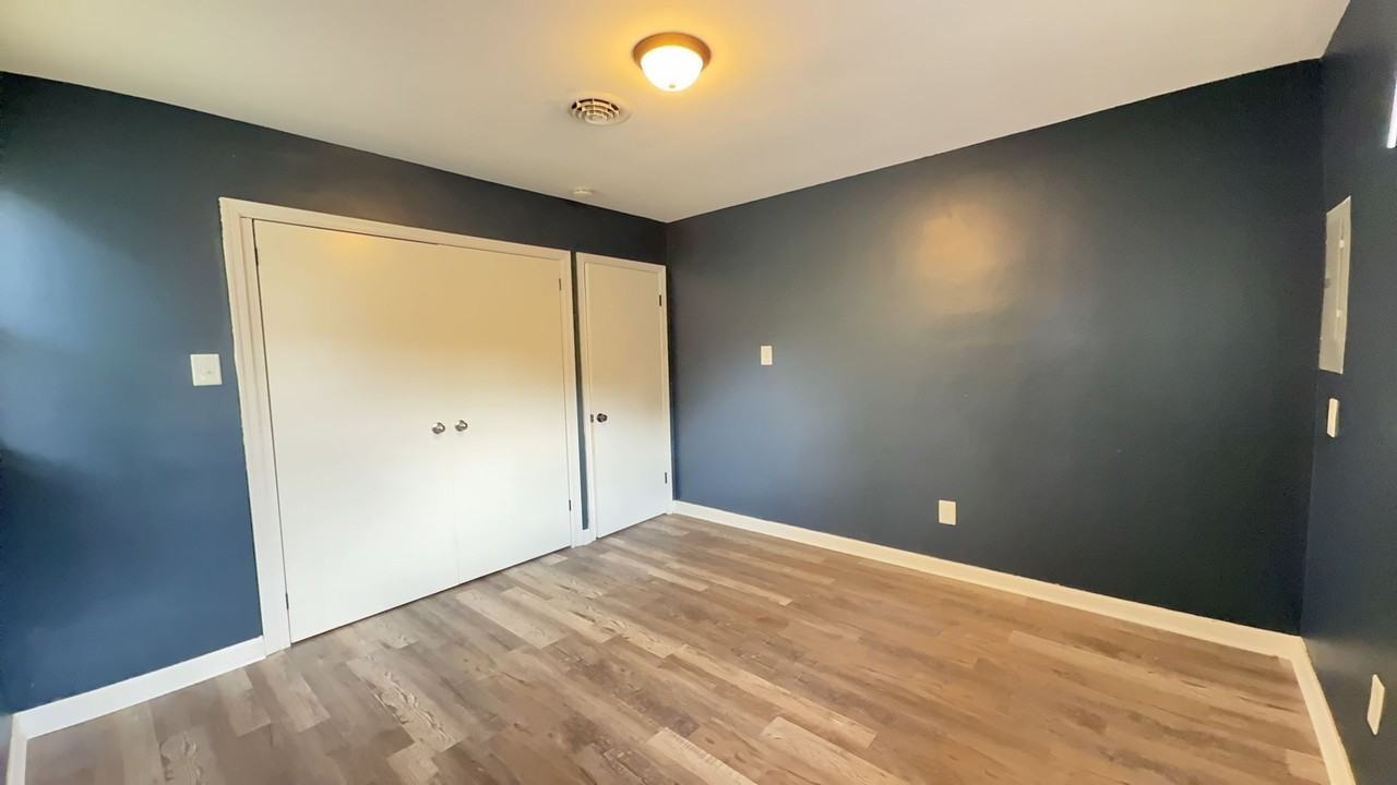 1308 Elder Ave - Photo 4 of 11