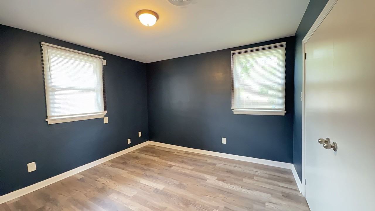 1308 Elder Ave - Photo 6 of 11
